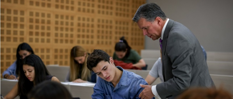 Atualização do professor: indispensável no ensino superior